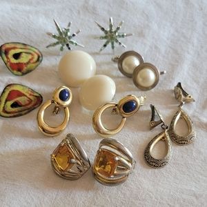 💥💥Half off flash sale💥💥 7 misc. Vintage clip earrings.